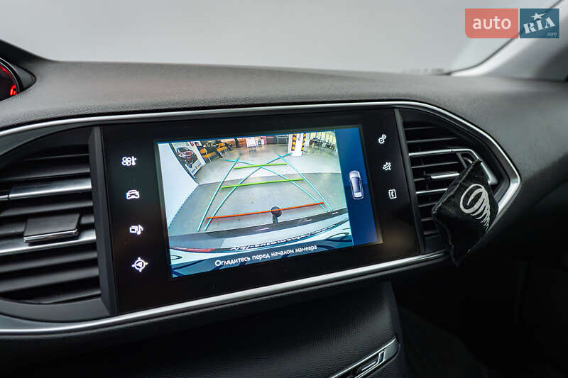 Универсал Peugeot 308 2017 в Киеве