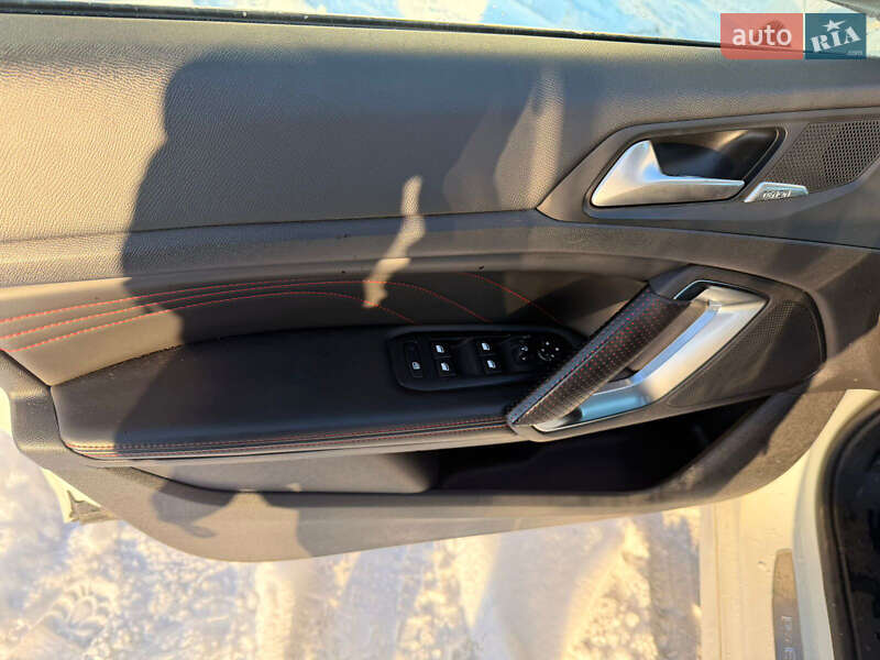 Универсал Peugeot 308 2015 в Тернополе