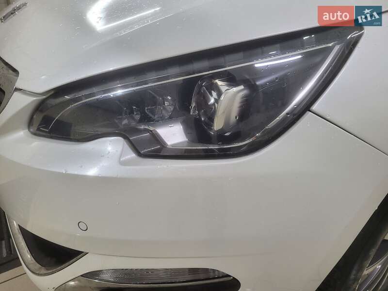 Универсал Peugeot 308 2014 в Киеве