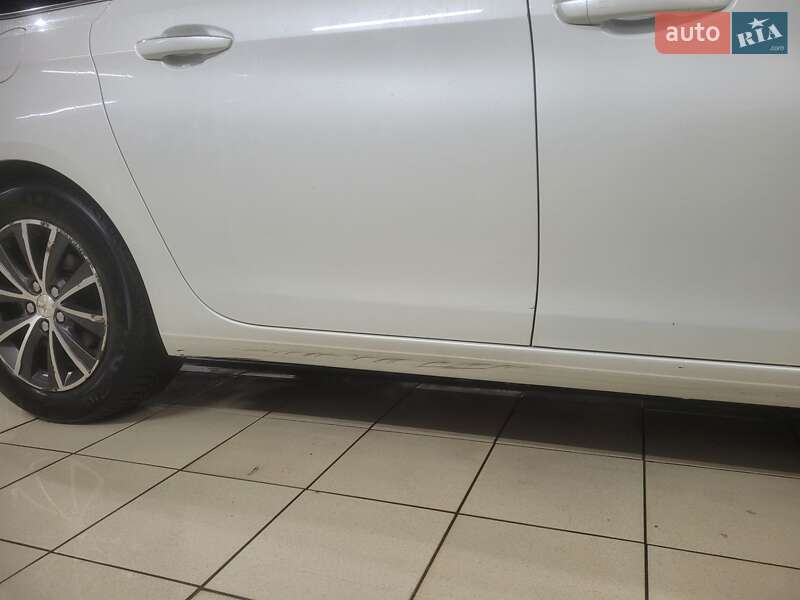 Универсал Peugeot 308 2014 в Киеве