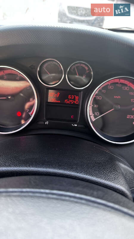 Хэтчбек Peugeot 308 2010 в Киеве