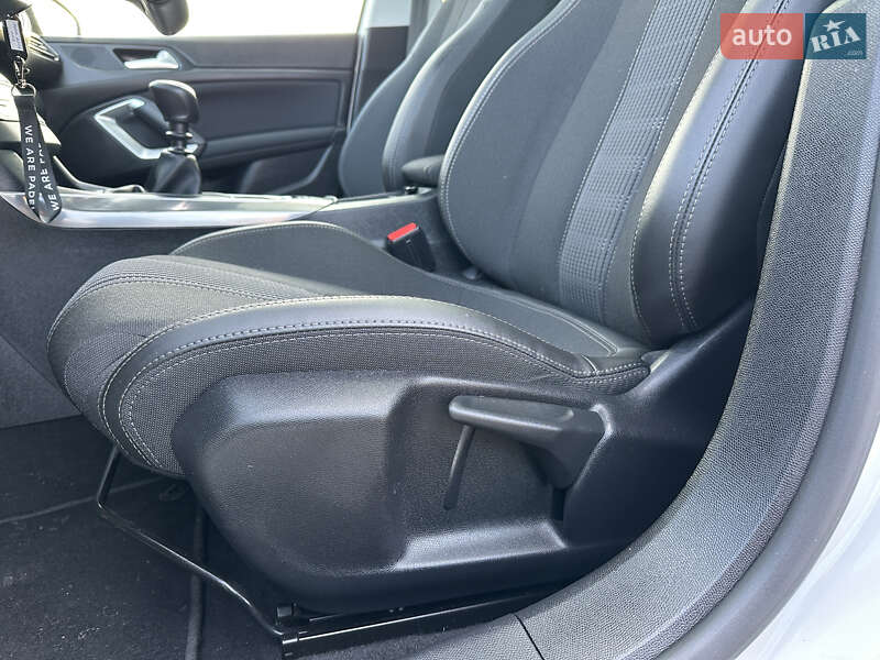 Универсал Peugeot 308 2020 в Львове