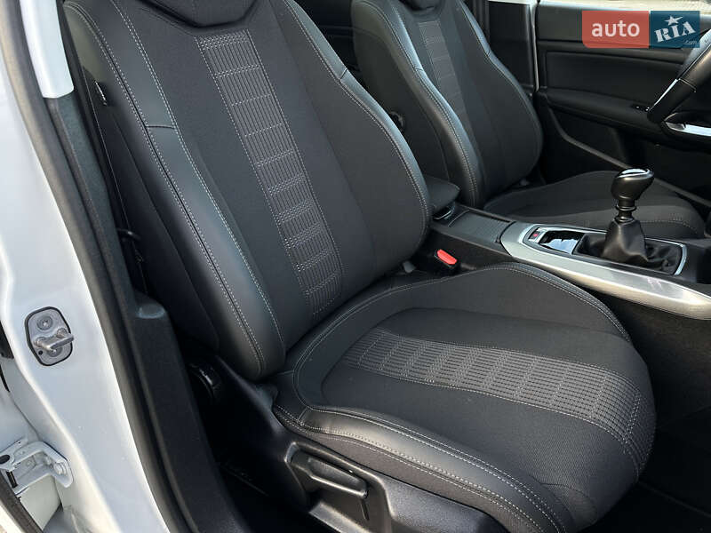 Универсал Peugeot 308 2020 в Львове