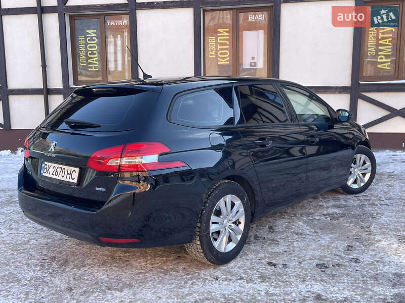 Универсал Peugeot 308 2015 в Сарнах