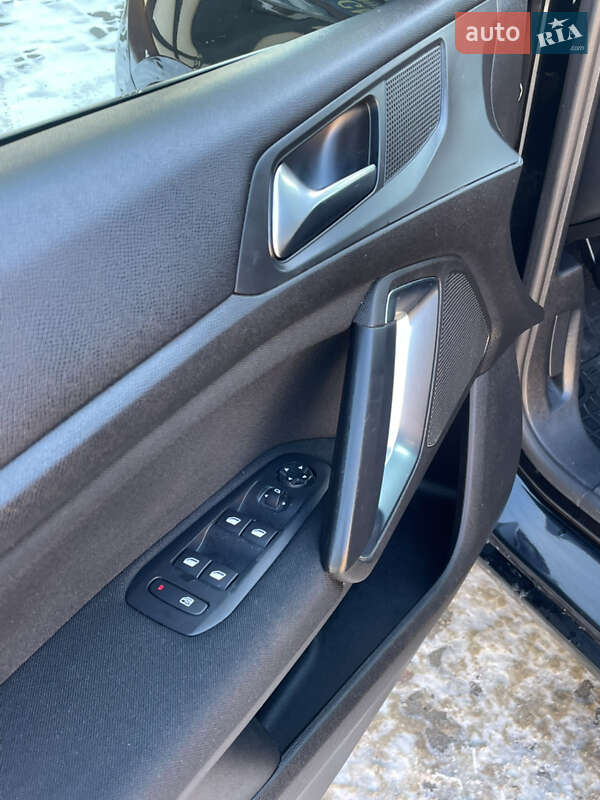 Универсал Peugeot 308 2015 в Сарнах