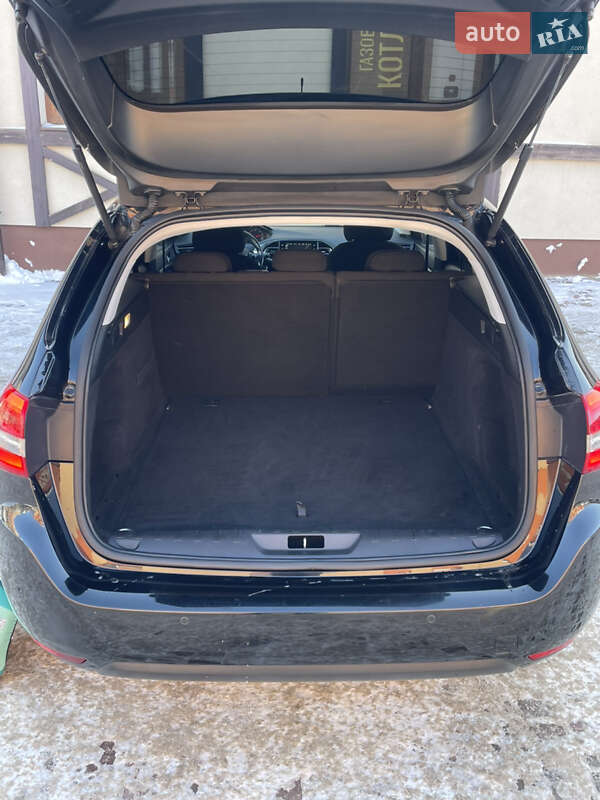 Универсал Peugeot 308 2015 в Сарнах