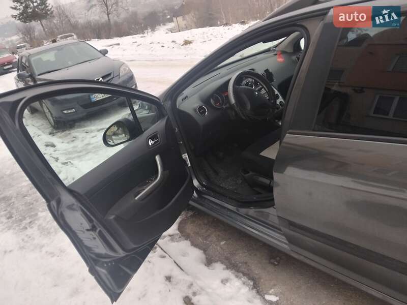 Универсал Peugeot 308 2008 в Старом Самборе