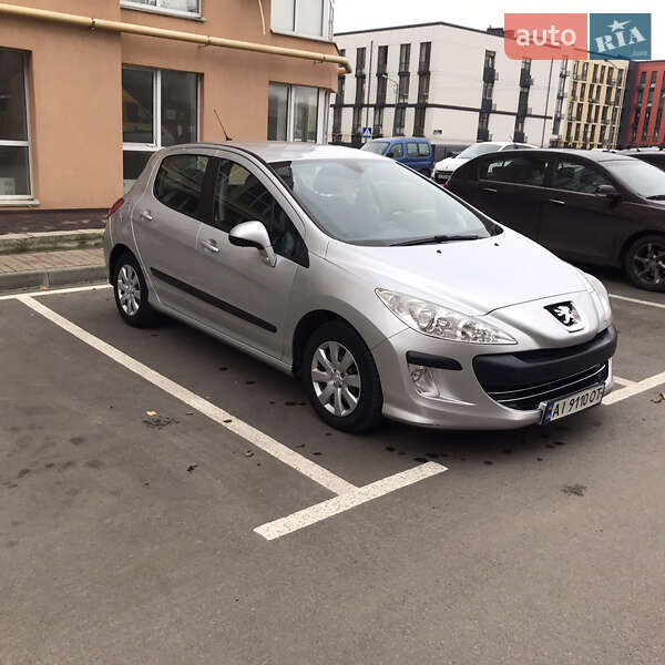 Хэтчбек Peugeot 308 2008 в Киеве