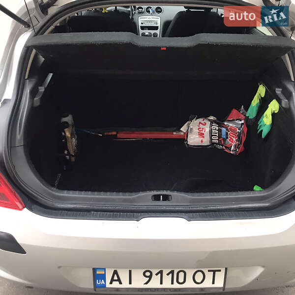 Хэтчбек Peugeot 308 2008 в Киеве