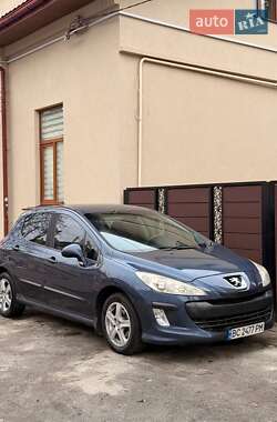 Хетчбек Peugeot 308 2008 в Стрию