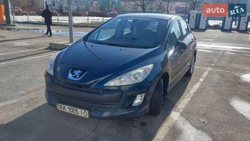 Хэтчбек Peugeot 308 2010 в Киеве