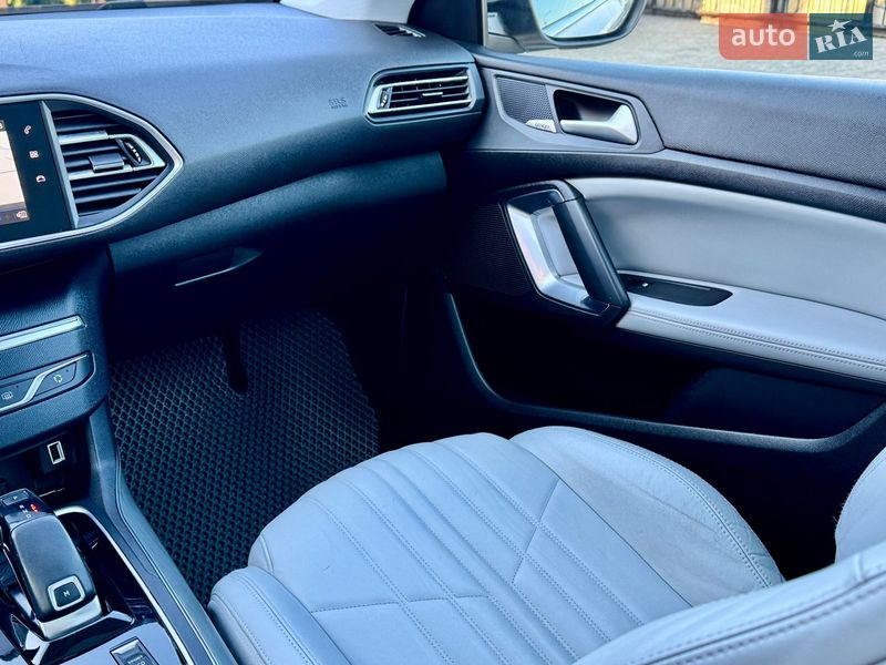 Универсал Peugeot 308 2020 в Самборе