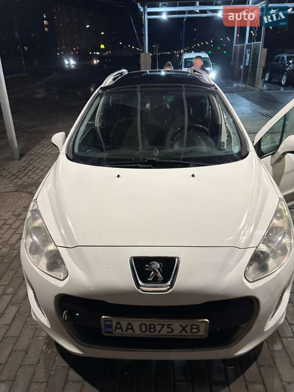 Универсал Peugeot 308 2013 в Киеве
