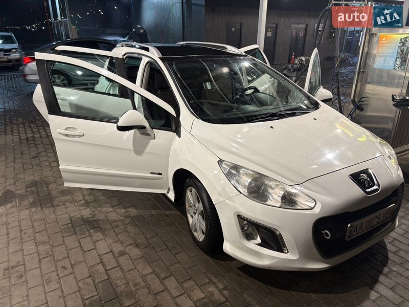 Универсал Peugeot 308 2013 в Киеве