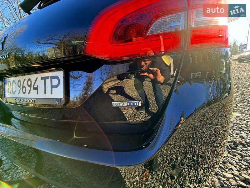 Универсал Peugeot 308 2015 в Трускавце