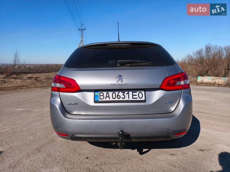 Универсал Peugeot 308 2015 в Компанеевке
