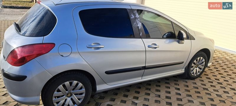 Хэтчбек Peugeot 308 2009 в Днепре