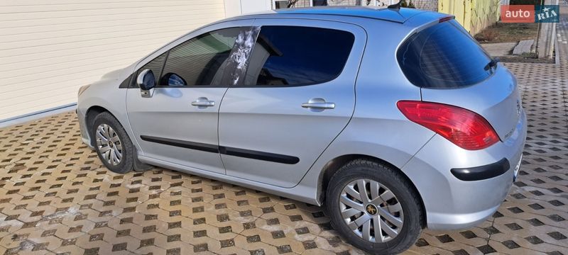 Хэтчбек Peugeot 308 2009 в Днепре