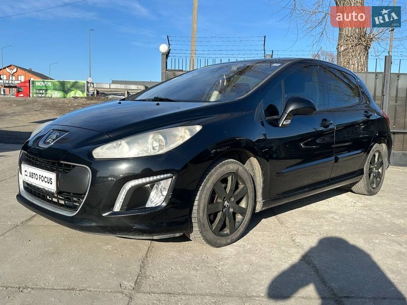 Хэтчбек Peugeot 308 2012 в Киеве