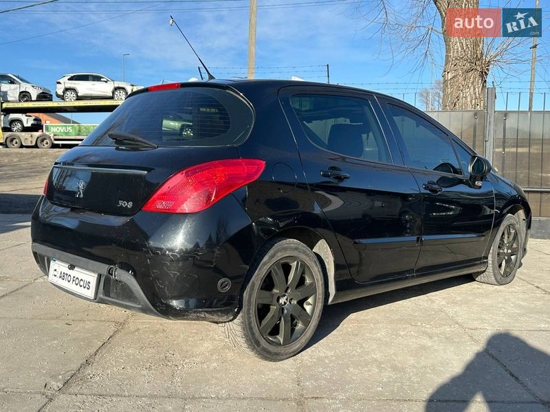 Хэтчбек Peugeot 308 2012 в Киеве
