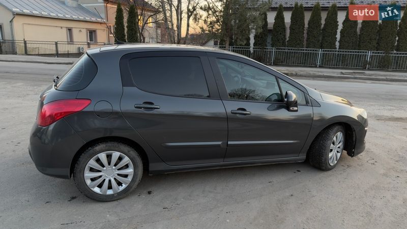 Хетчбек Peugeot 308 2012 в Тернополі