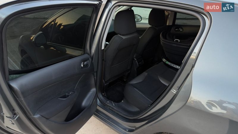 Хетчбек Peugeot 308 2012 в Тернополі