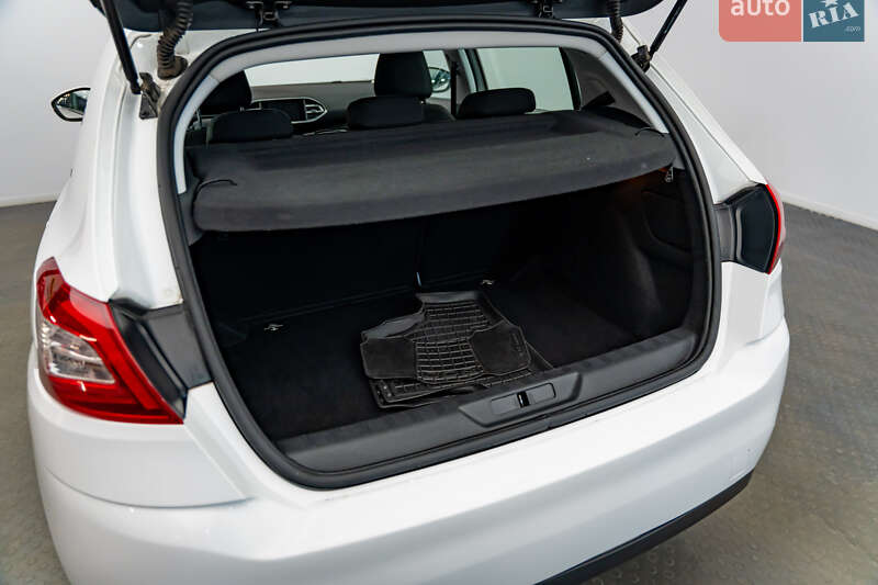 Хэтчбек Peugeot 308 2017 в Киеве