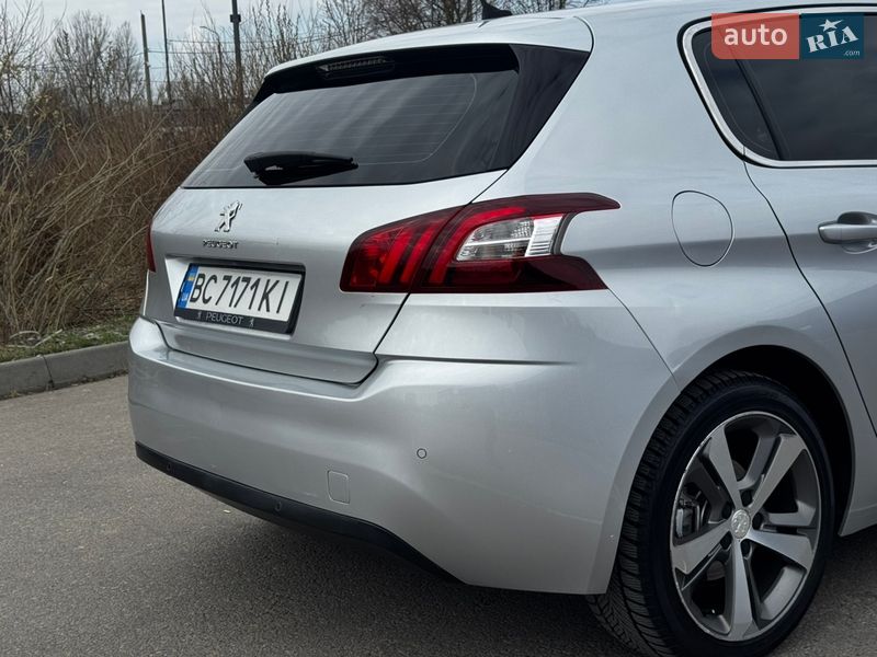 Хетчбек Peugeot 308 2014 в Дрогобичі