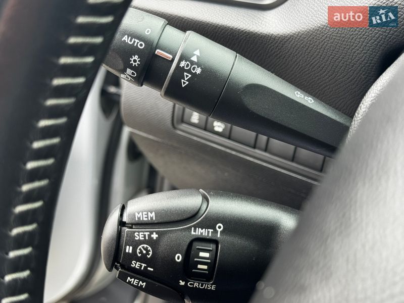 Хетчбек Peugeot 308 2014 в Дрогобичі