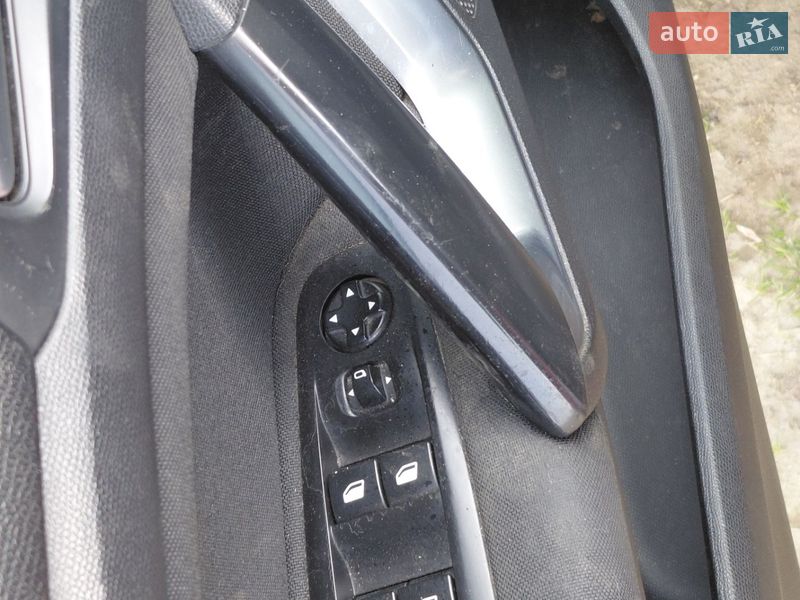 Універсал Peugeot 308 2015 в Львові