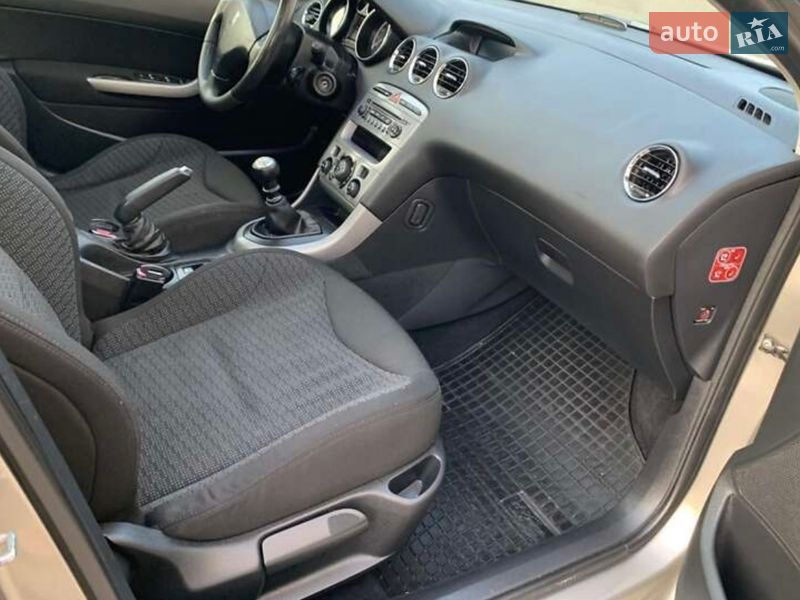 Универсал Peugeot 308 2010 в Львове