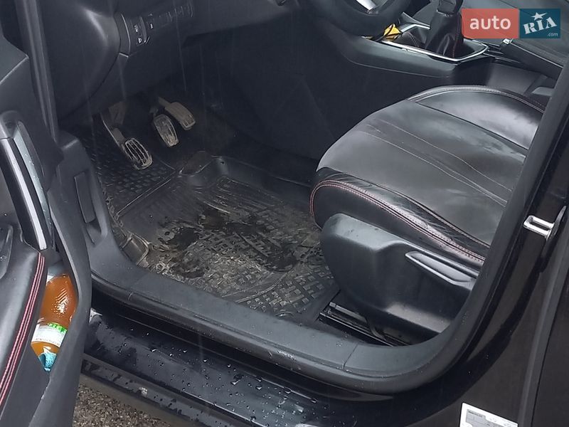 Хэтчбек Peugeot 308 2015 в Киеве