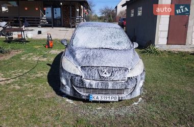 Хэтчбек Peugeot 308 2008 в Киеве