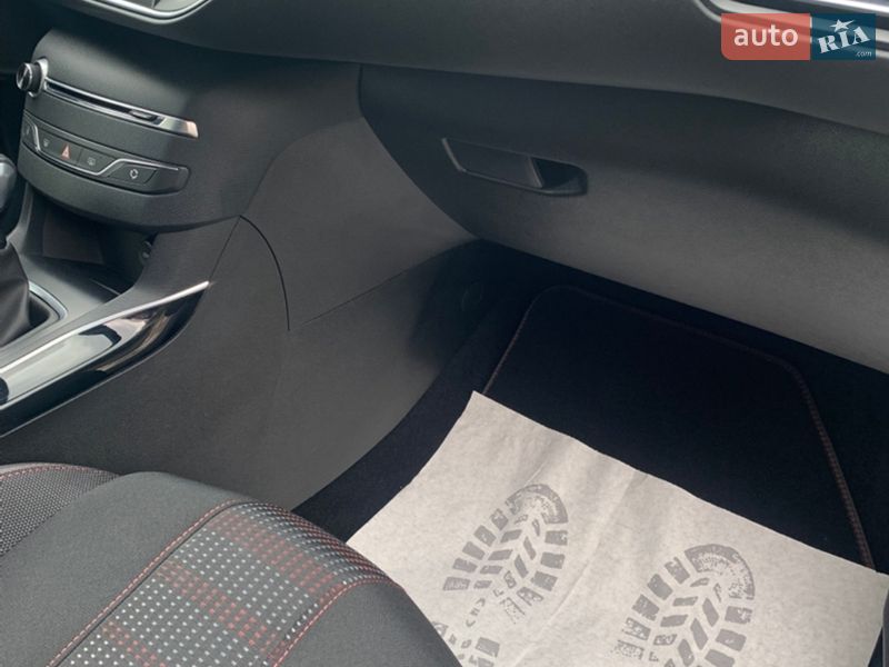 Универсал Peugeot 308 2017 в Стрые