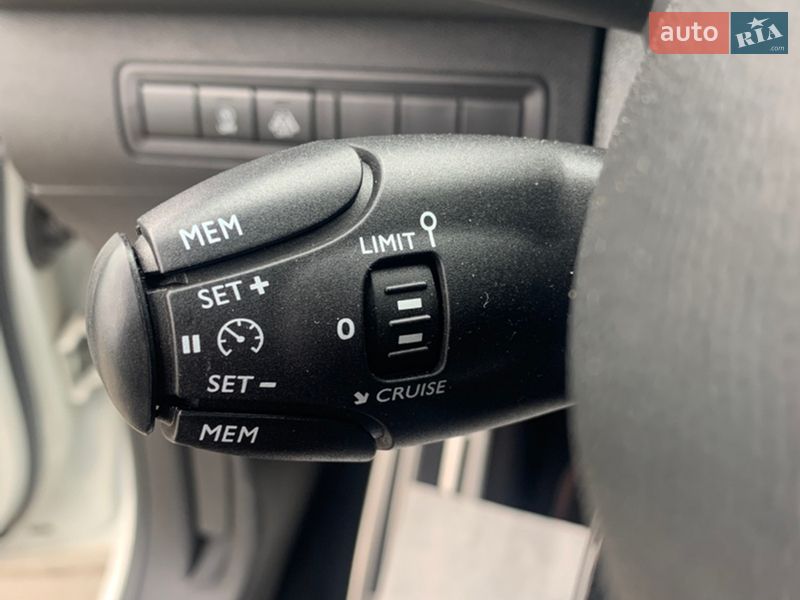 Универсал Peugeot 308 2017 в Стрые