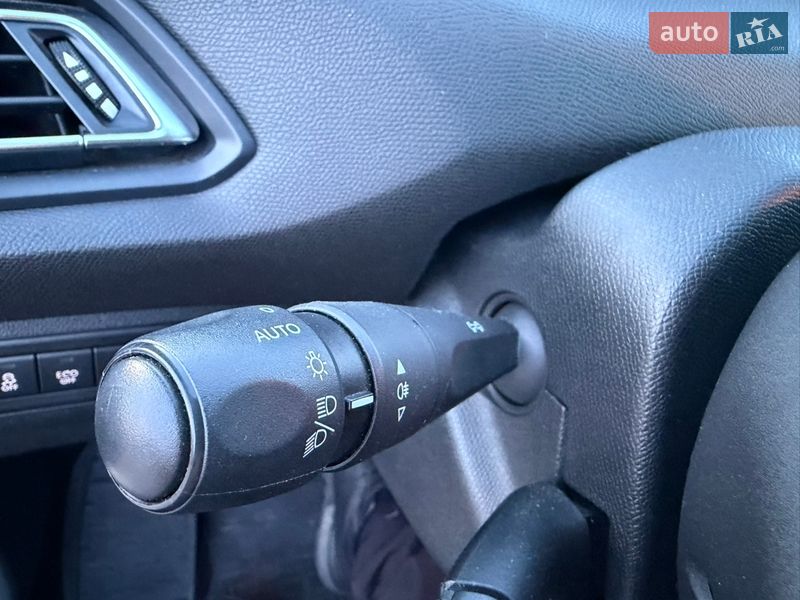 Универсал Peugeot 308 2015 в Житомире