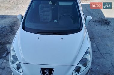 Хетчбек Peugeot 308 2011 в Звягелі