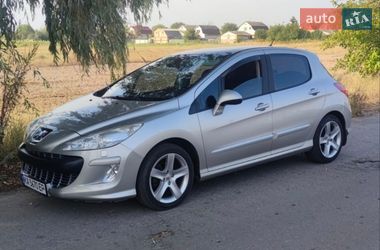 Хэтчбек Peugeot 308 2008 в Киеве