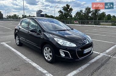Хетчбек Peugeot 308 2011 в Києві