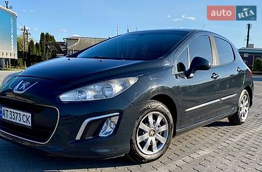 Хэтчбек Peugeot 308 2011 в Львове