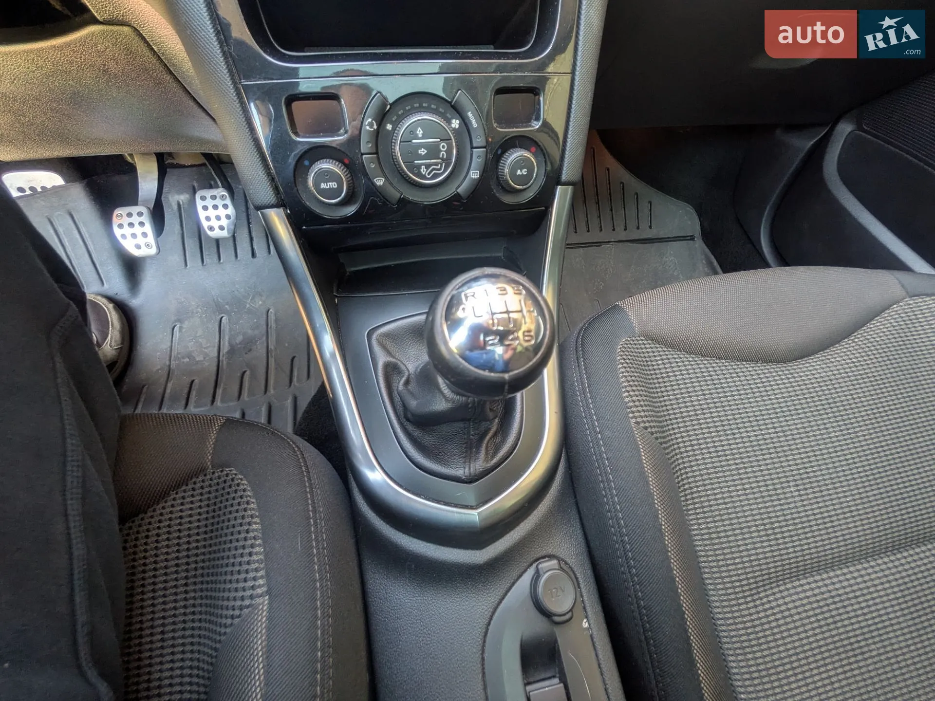 2014 Peugeot 308 - мініатюра 31