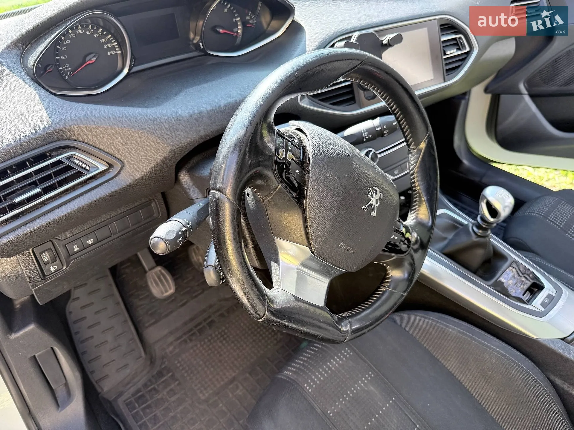 2017 Peugeot 308 - мініатюра 3