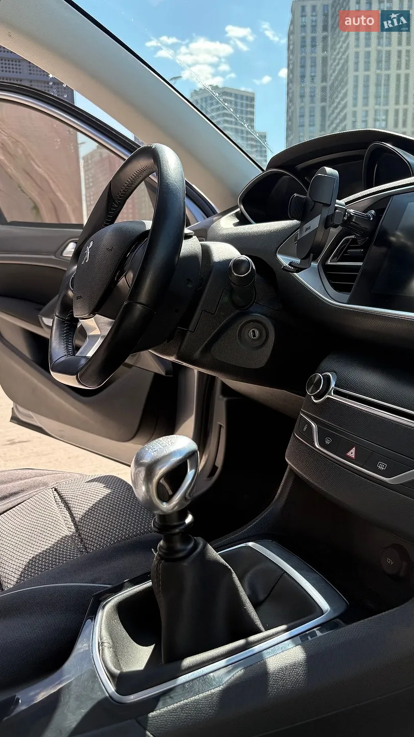 2015 Peugeot 308 - мініатюра 15