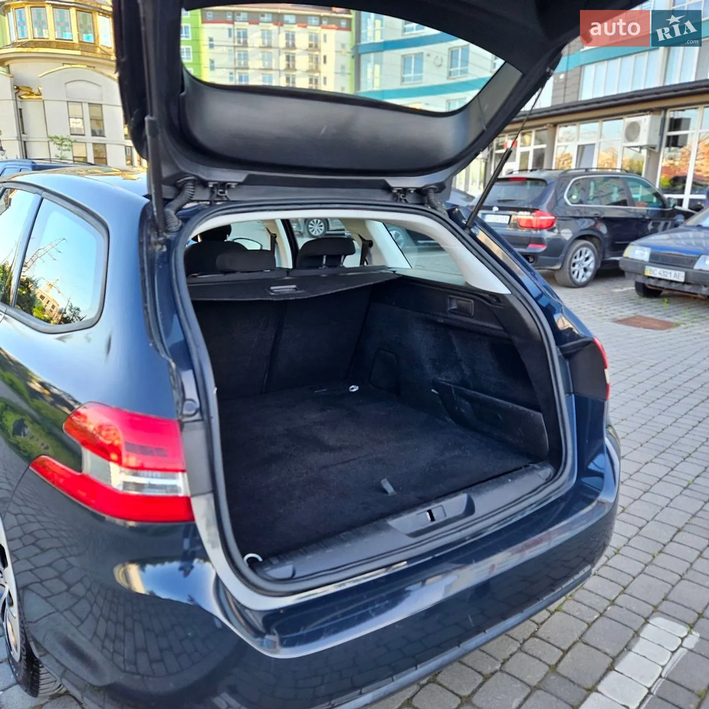 2016 Peugeot 308 - мініатюра 8