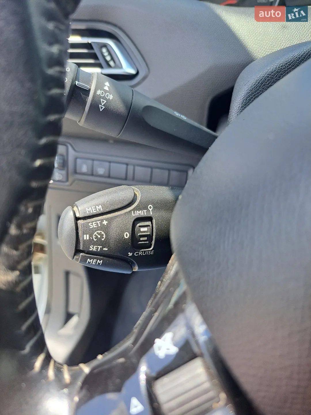 2015 Peugeot 308 - мініатюра 12