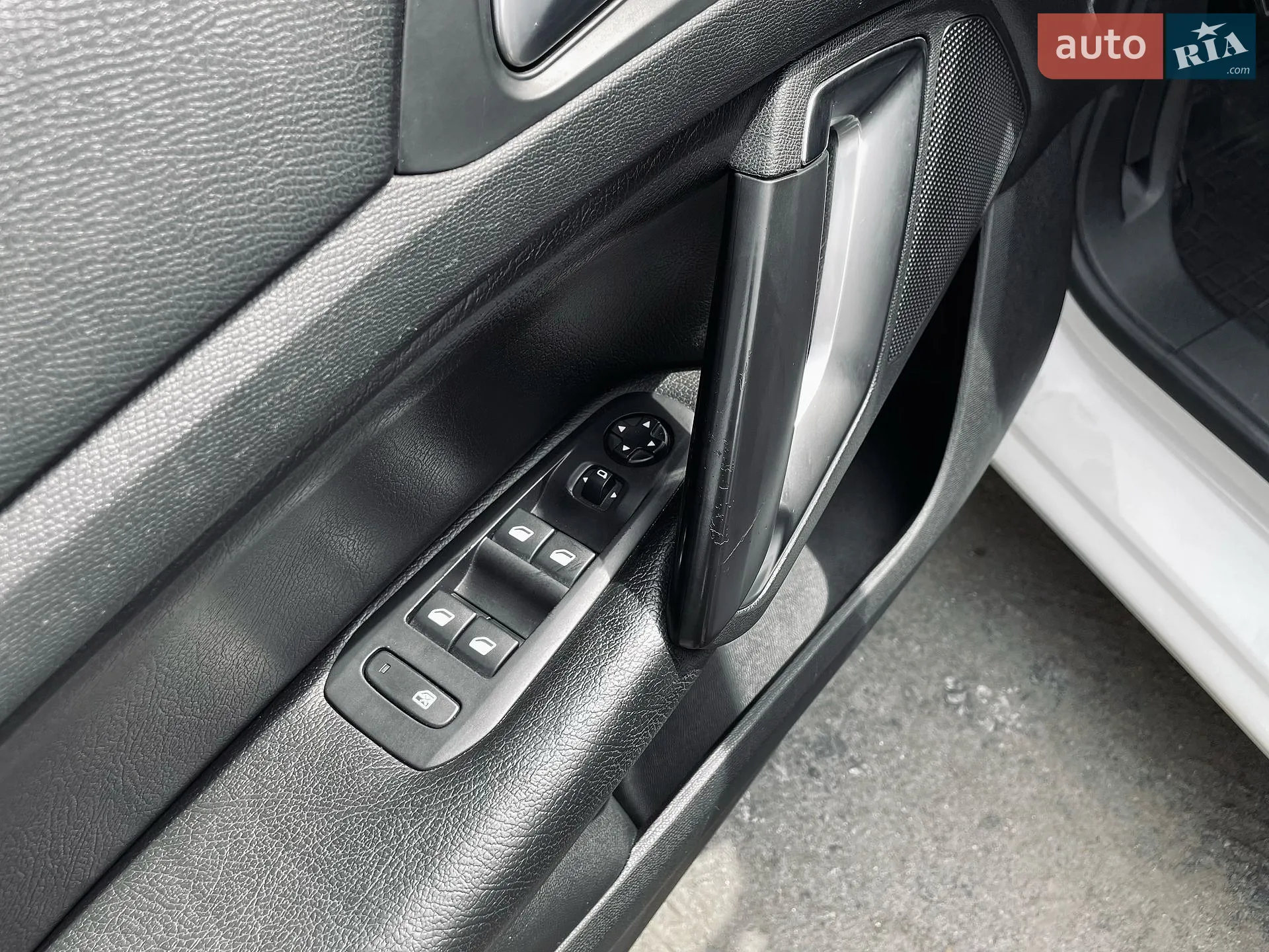 2015 Peugeot 308 - мініатюра 12