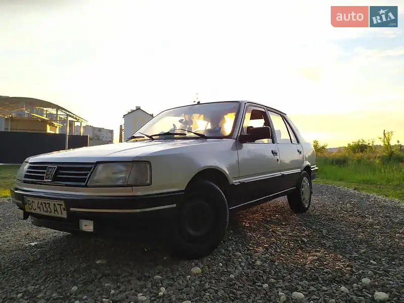 Хетчбек Peugeot 309 1987 в 