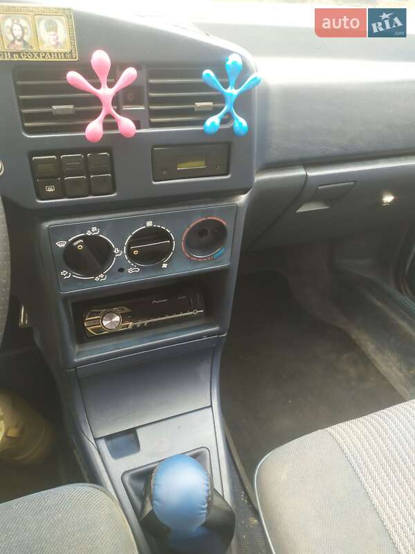 Хэтчбек Peugeot 309 1989 в Миргороде