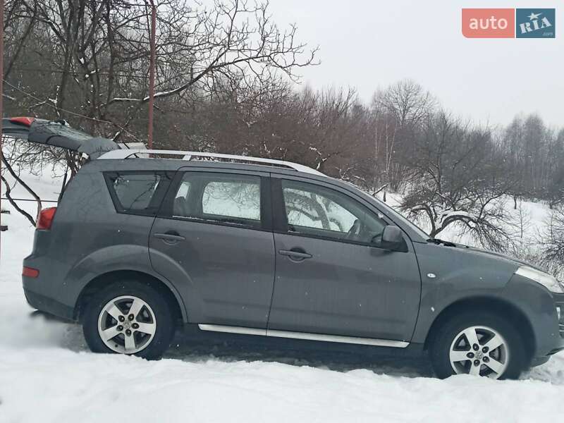 Внедорожник / Кроссовер Peugeot 4007 2008 в Хусте