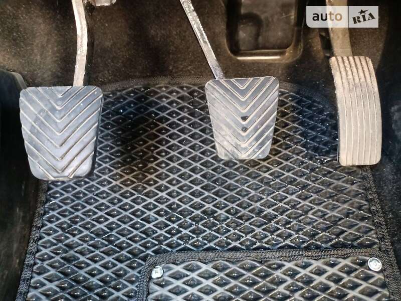 Позашляховик / Кросовер Peugeot 4007 2008 в Рівному